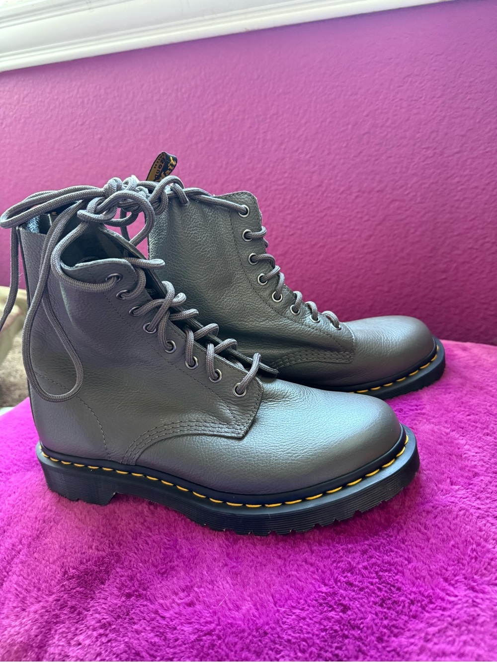 Dr. Martens Gray Leather Lace-Up Combat Boots NWOT - Picture 3 of 5